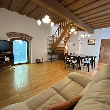 Apartamento Charming Old Town Loft - Amazing Location *
